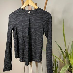 Lululemon sz 2 cropped back top